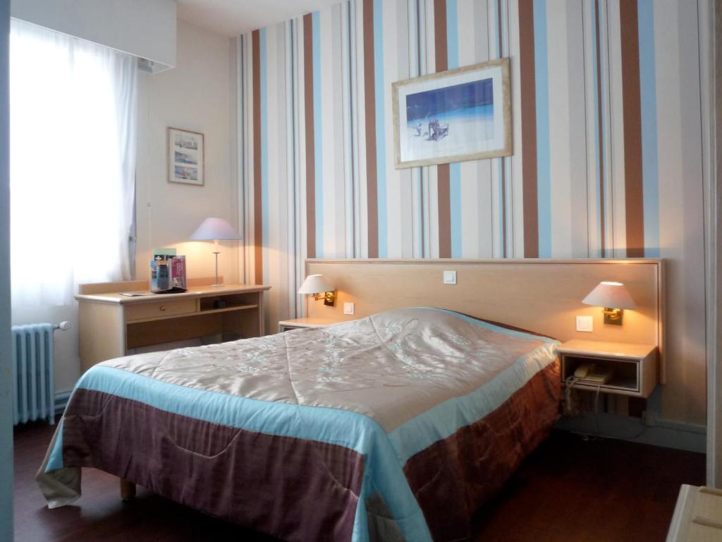Le Crystal Hotel Amiens Zimmer foto